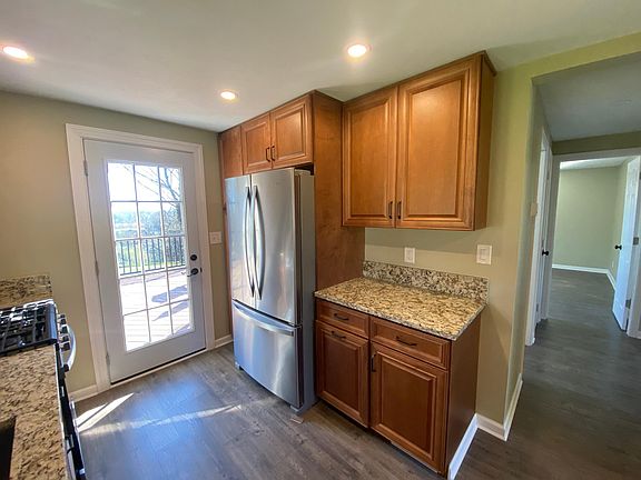 4th image of 106 Hivue Ln
