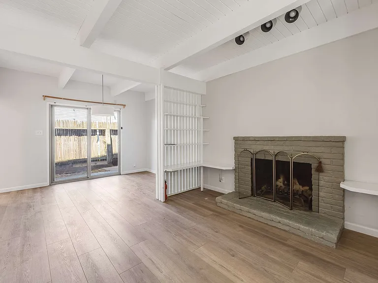 2723 Ashby Pl #D — Photo 6