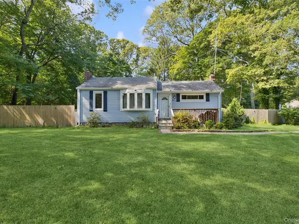 44 S Swezeytown Road, Middle Island, NY 11953