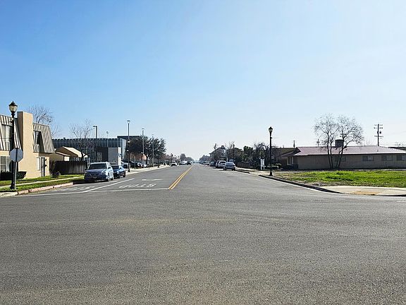 3rd image of 807 O St