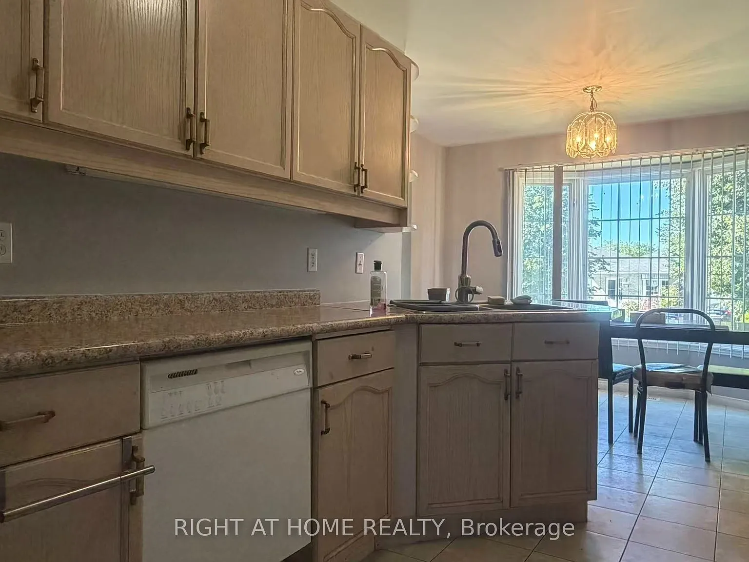 3 bed, $2,100 — Photo 3