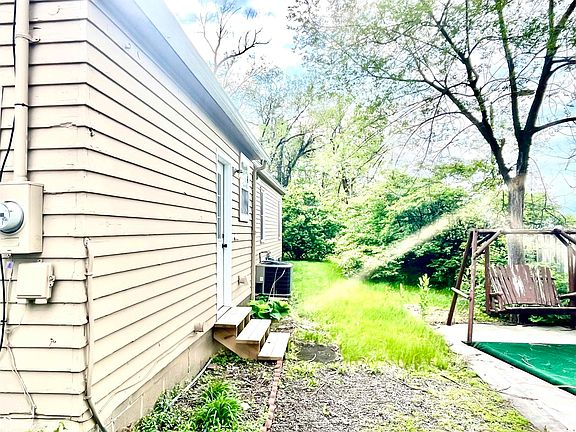 3rd image of 601 W Carpenter Ave
