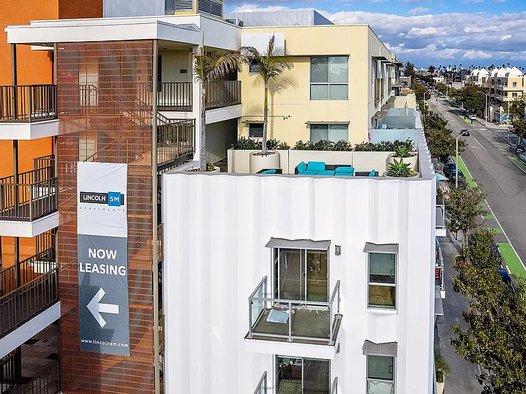 Lincoln SM _ Apartments in Santa Monica, CA-19