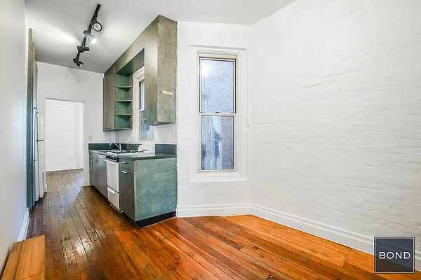 Rented by Bond New York | media 14