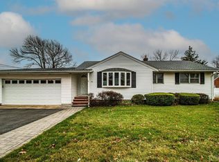 25 Maple Rd, Iselin, NJ 08830