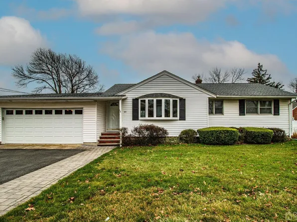 25 Maple Rd, Iselin, NJ 08830