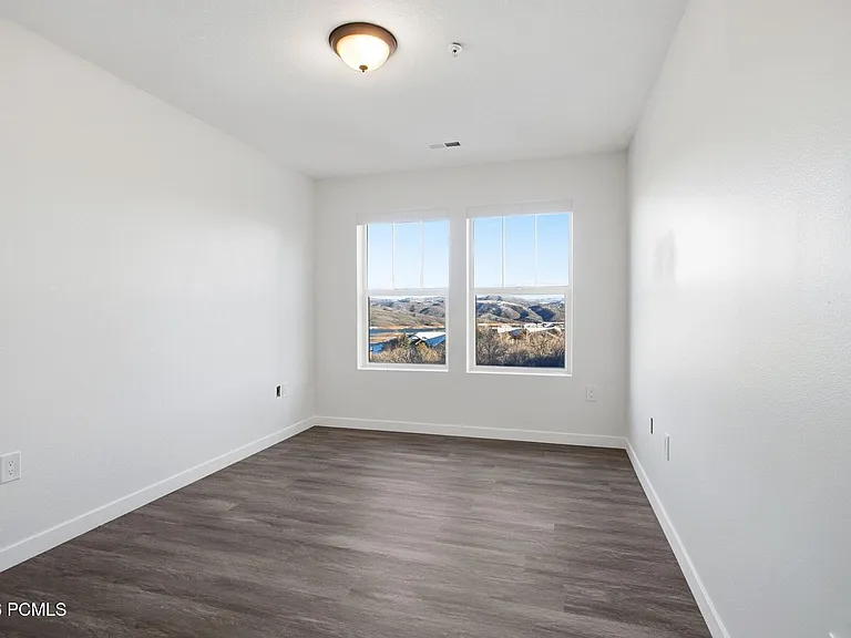 1716 W Fox Bay Dr #H204 — Photo 17