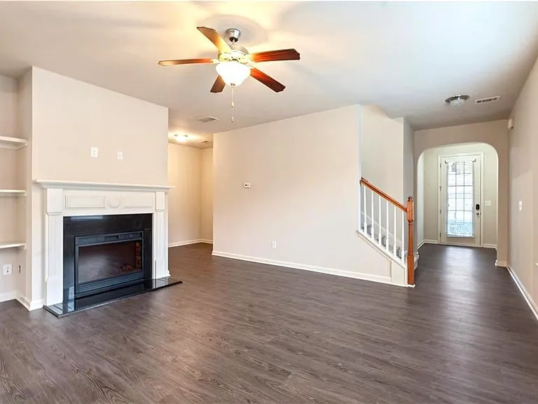 3879 Brockenhurst Dr — Photo 3