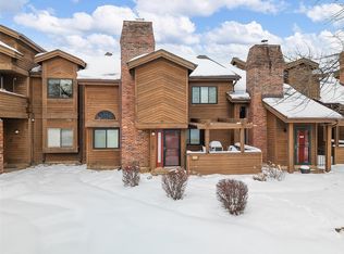 1407 Hemingway Ln #B, Saint Charles, MO 63304