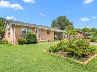 330 Moser St, Graham, NC 27253