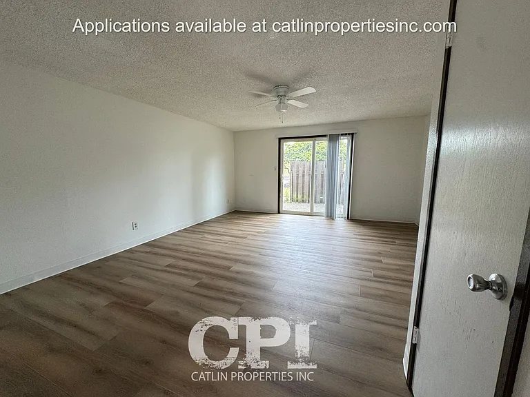 917 Cedar St — Photo 4