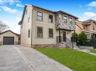 572 Davis Ave, Staten Island, NY 10310