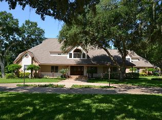 1918 W Deerwood Dr, Richmond, TX 77406