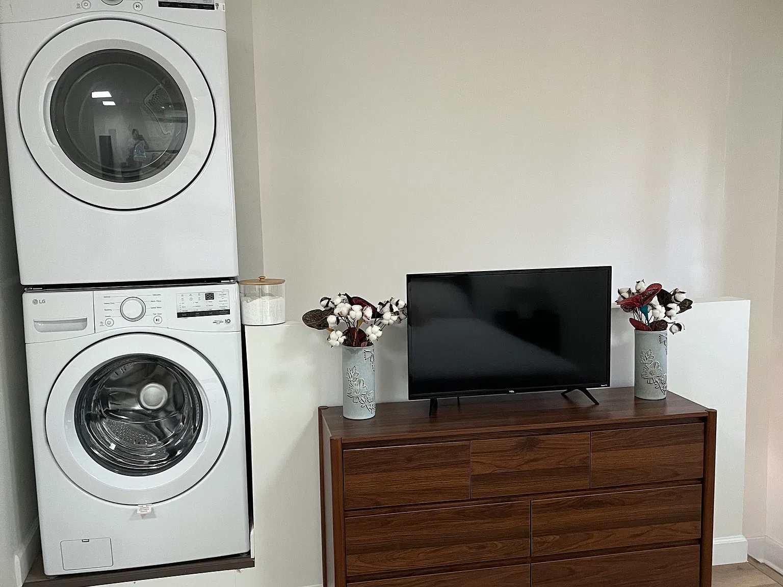 1 bed, 1.5 bath, 1000 sqft, $2,500 — Photo 4