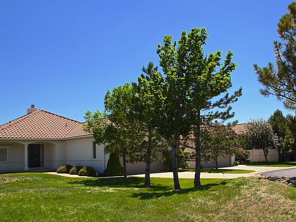 Quiet cul-de-sac location = no traffic