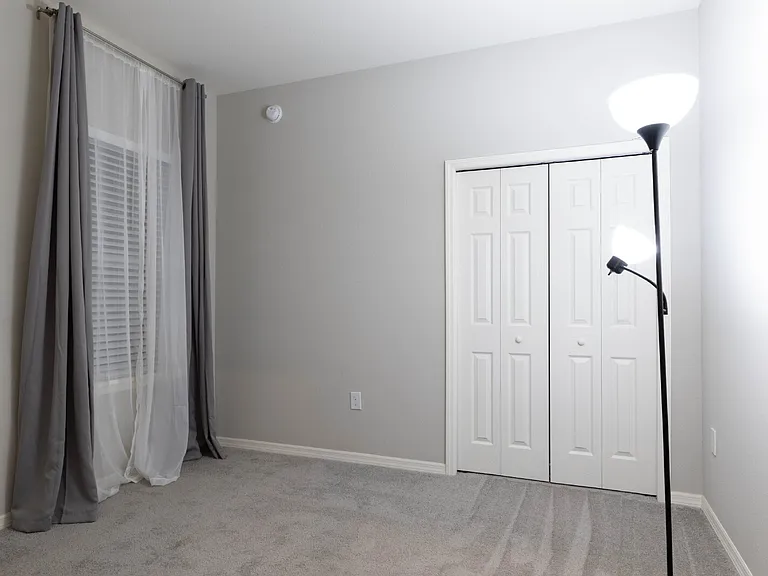 1069 Montgomery Ln — Photo 33