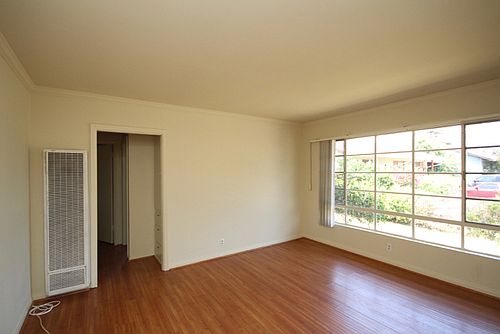 4th image of 5309 3/4 Walnut Grove Ave
