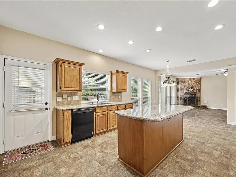 16715 Colony Terrace Dr — Photo 15
