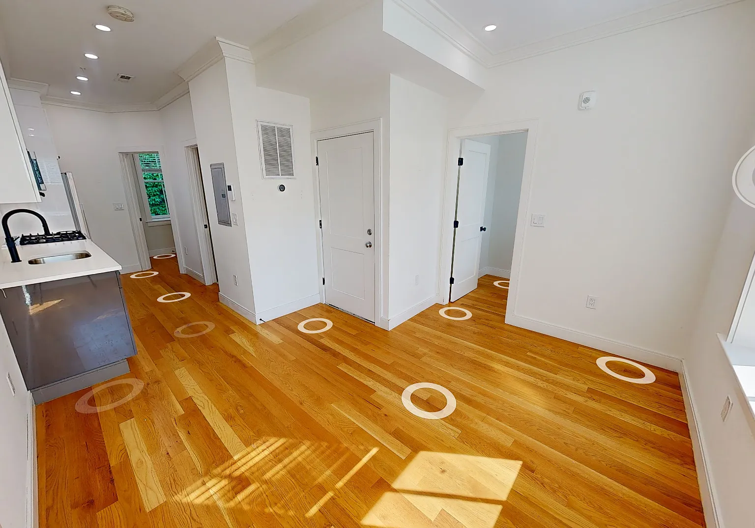 1 bed, 550 sqft, $3,000 — Photo 4