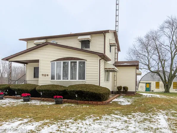 7124 N Jennings Rd, Mount Morris, MI 48458