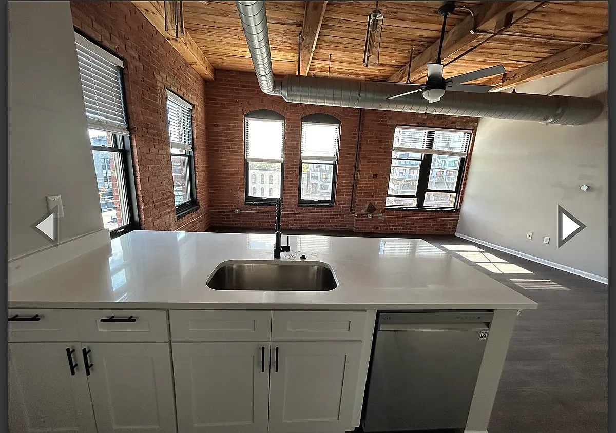 2 bed, 1300 sqft, $2,150 — Photo 4