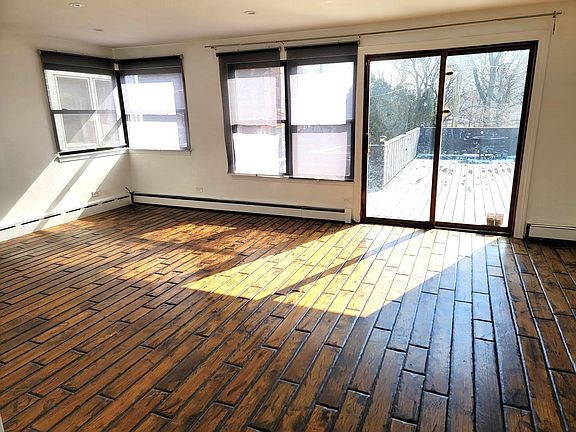 5th image of 15 W Quincy St #2