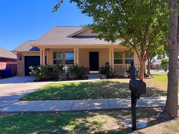 2701 Red Fish Rd, Norman, OK 73069