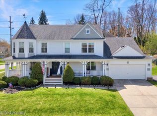 892 Chatham Dr, Milford, MI 48381