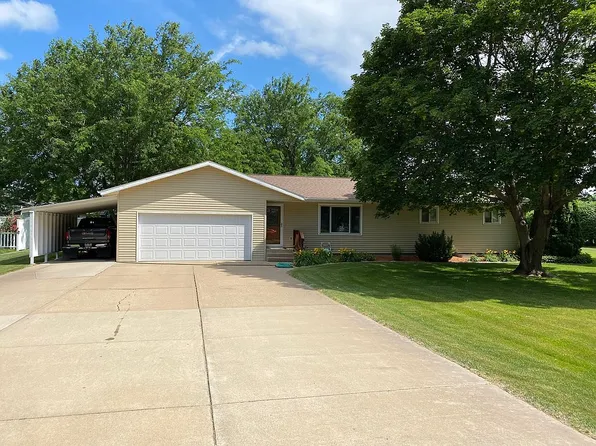 104 Sunset St, Yankton, SD 57078