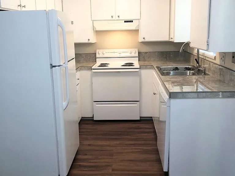 1300 Brinkby Ave #I — Photo 1