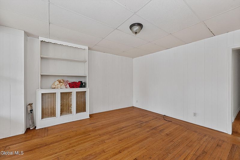 5th image of 610-612 Morris Street