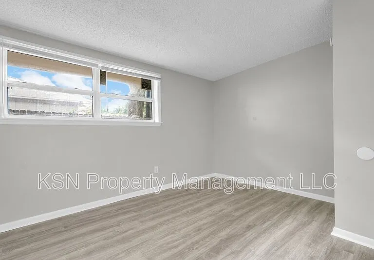 117 Windsor Rd — Photo 19