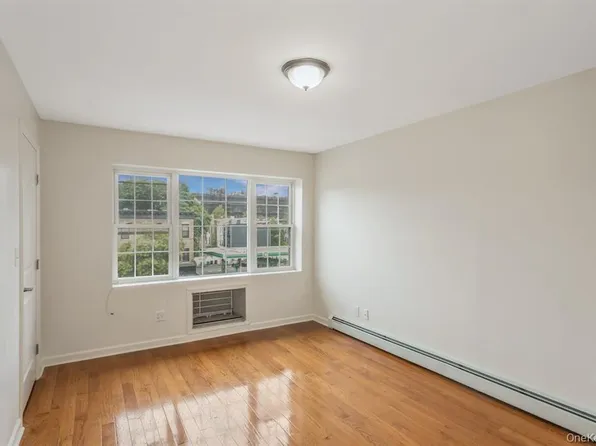 2284 Atlantic Avenue image 11 of 20