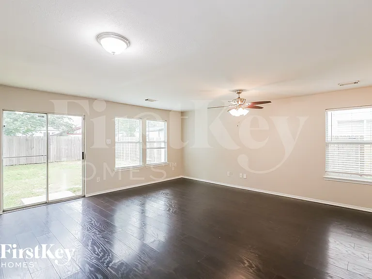 7311 Rising Brook Dr — Photo 4