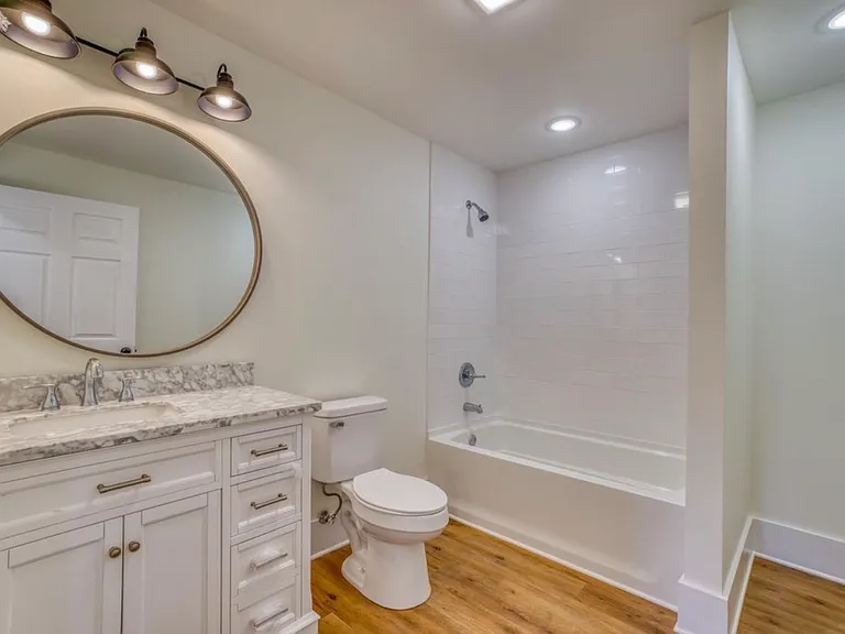 738 E Tombigbee St — Photo 14