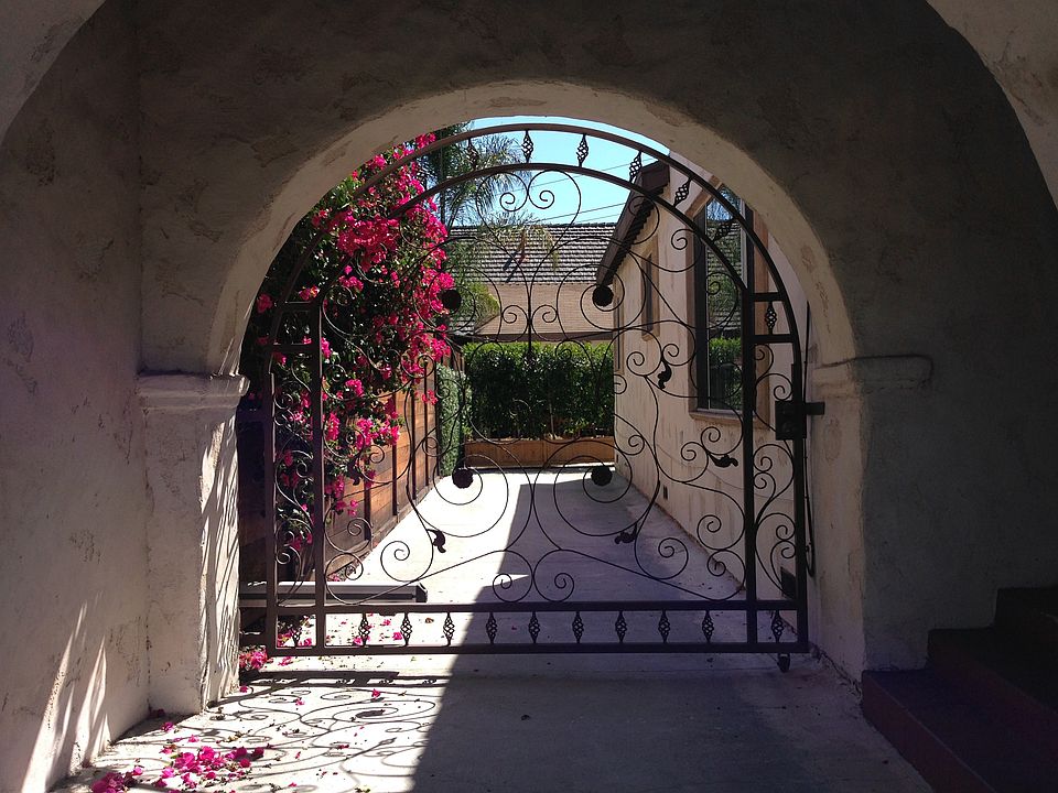 Driveway/custom gate