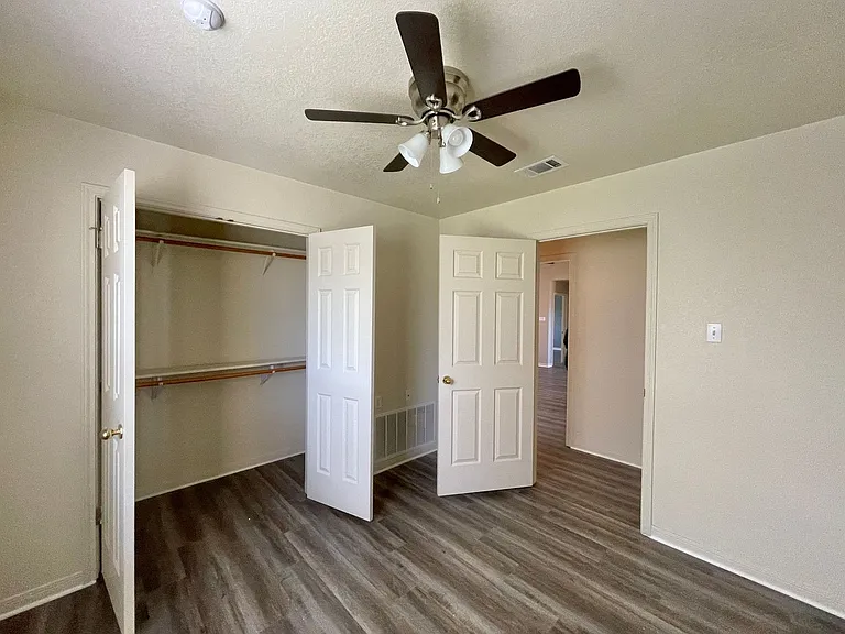2404 Southport Dr — Photo 28