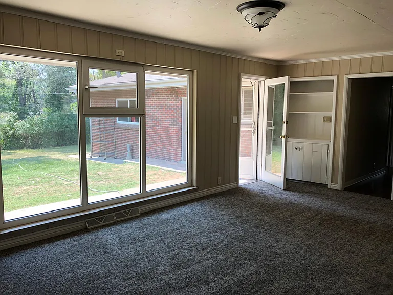 7990 Crest Dr — Photo 4