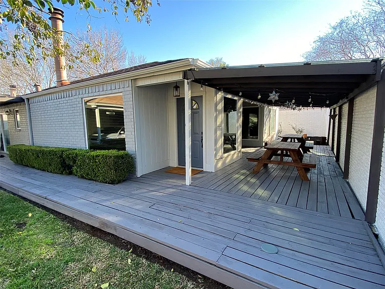 8310 Spring Wind Dr — Photo 2