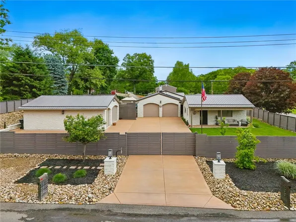 202 Woodlawn Rd, Cranberry Township, PA 16066