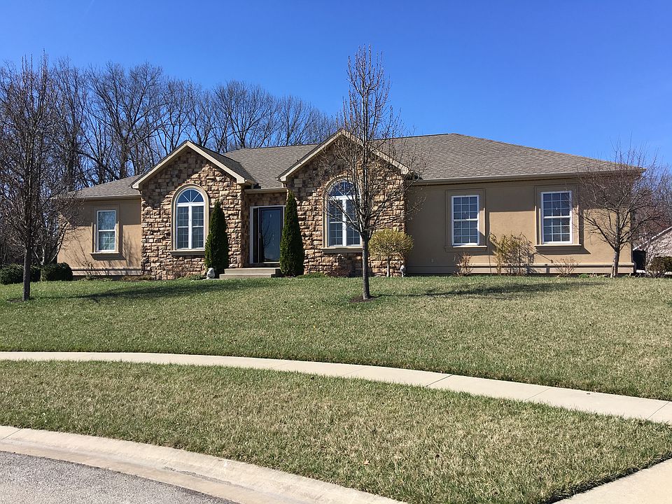 1st image of 4 Illini Ct