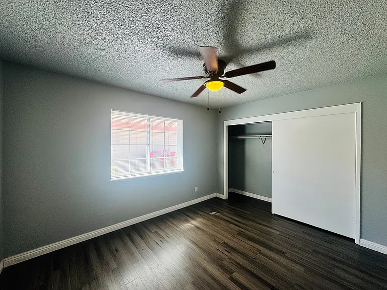 9633 1/2 N Loop Blvd #A — Photo 6