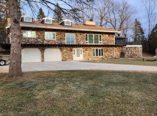 4680 N Friess Lake Dr, Hubertus, WI 53033