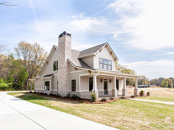 3rd image of 2044 Bennett Rd