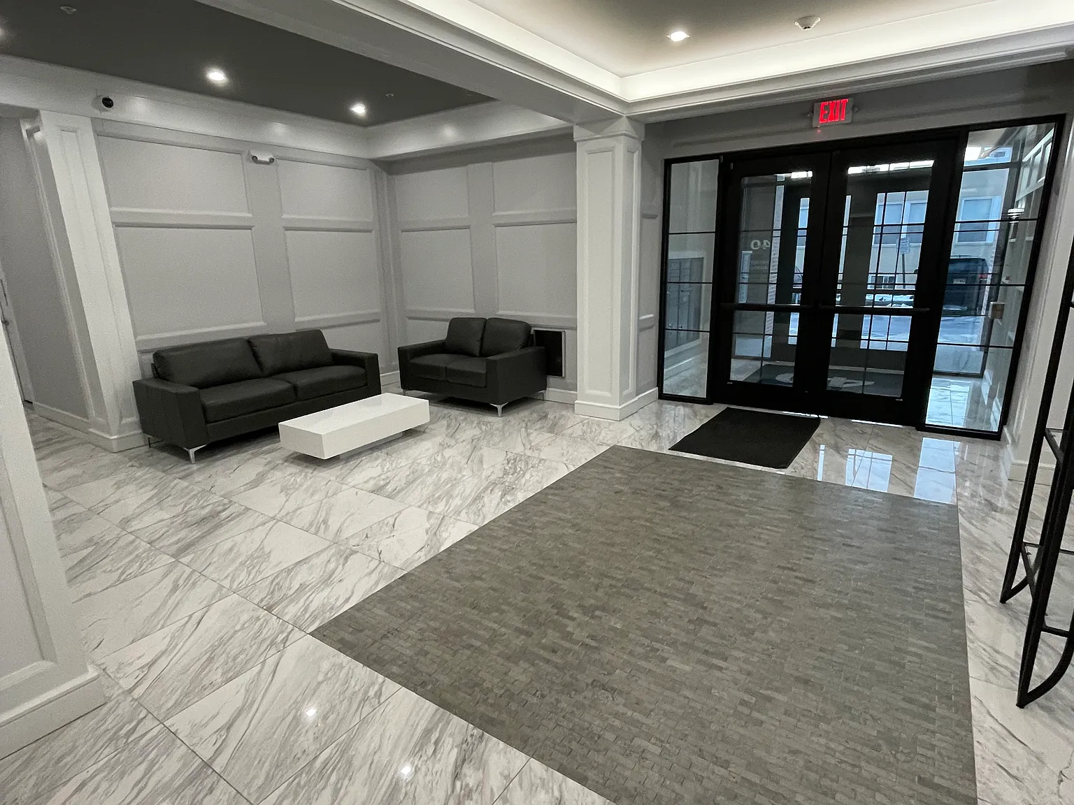 1 bed, $2,995 — Photo 2