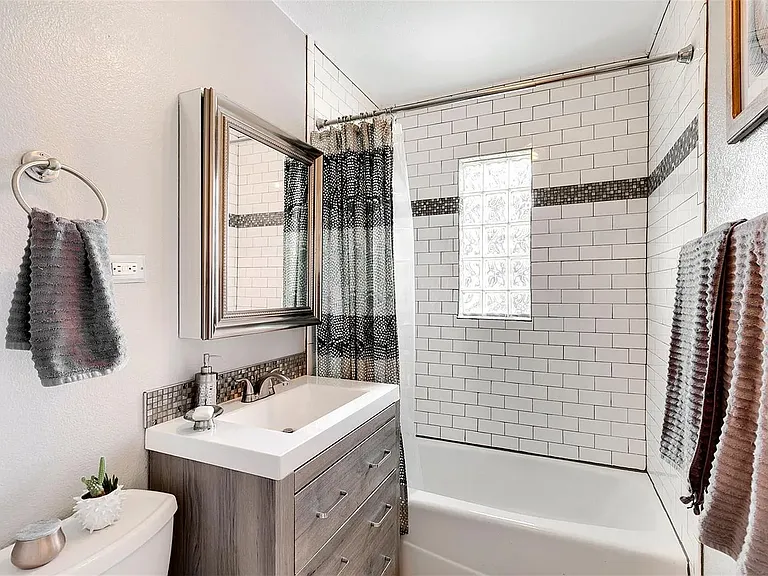 3564 Magnolia St — Photo 20