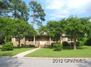 105 Queen Annes Rd, Greenville, NC 27858