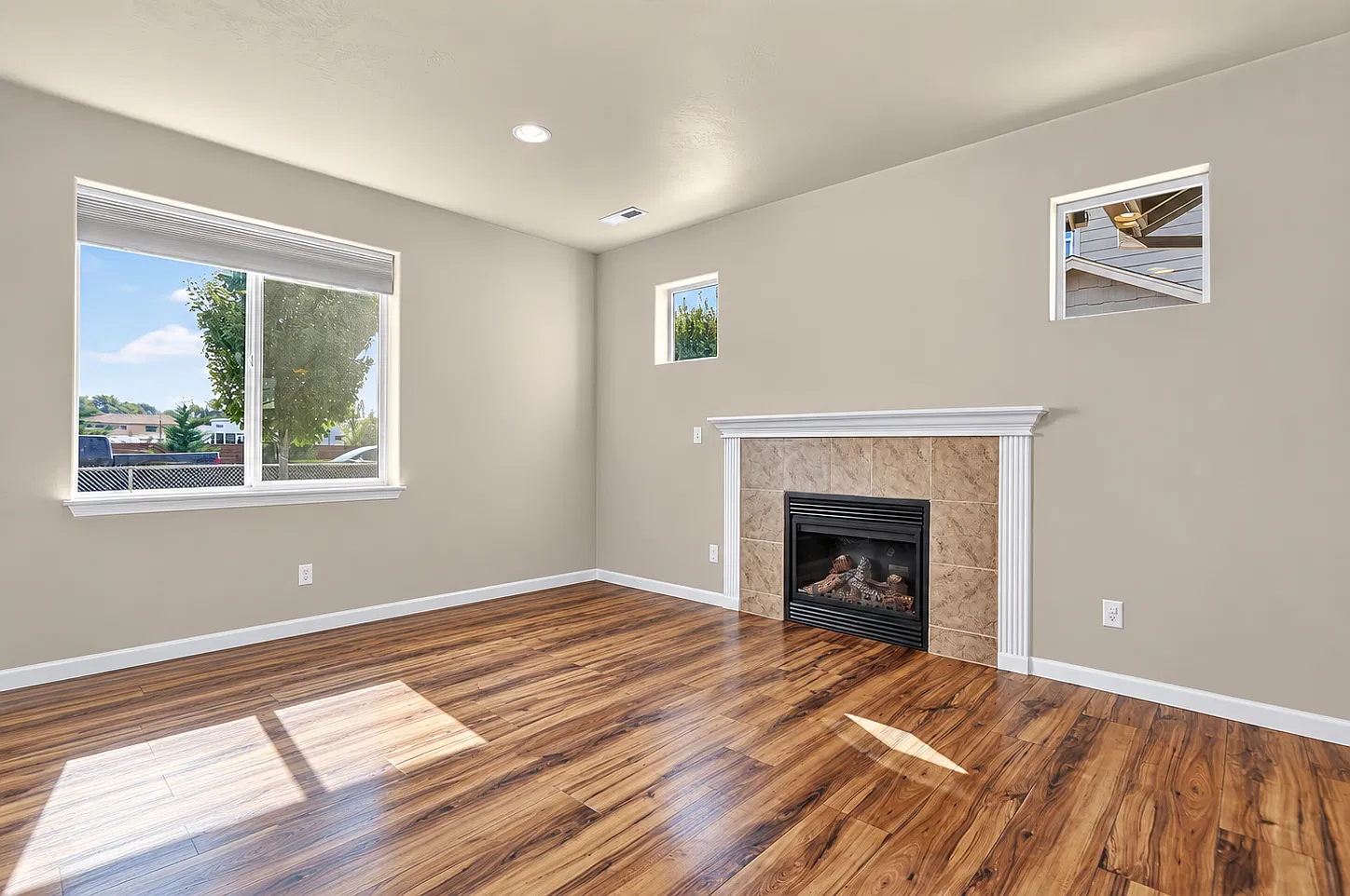3 bed, 2.5 bath, 1804 sqft, $2,000 — Photo 3