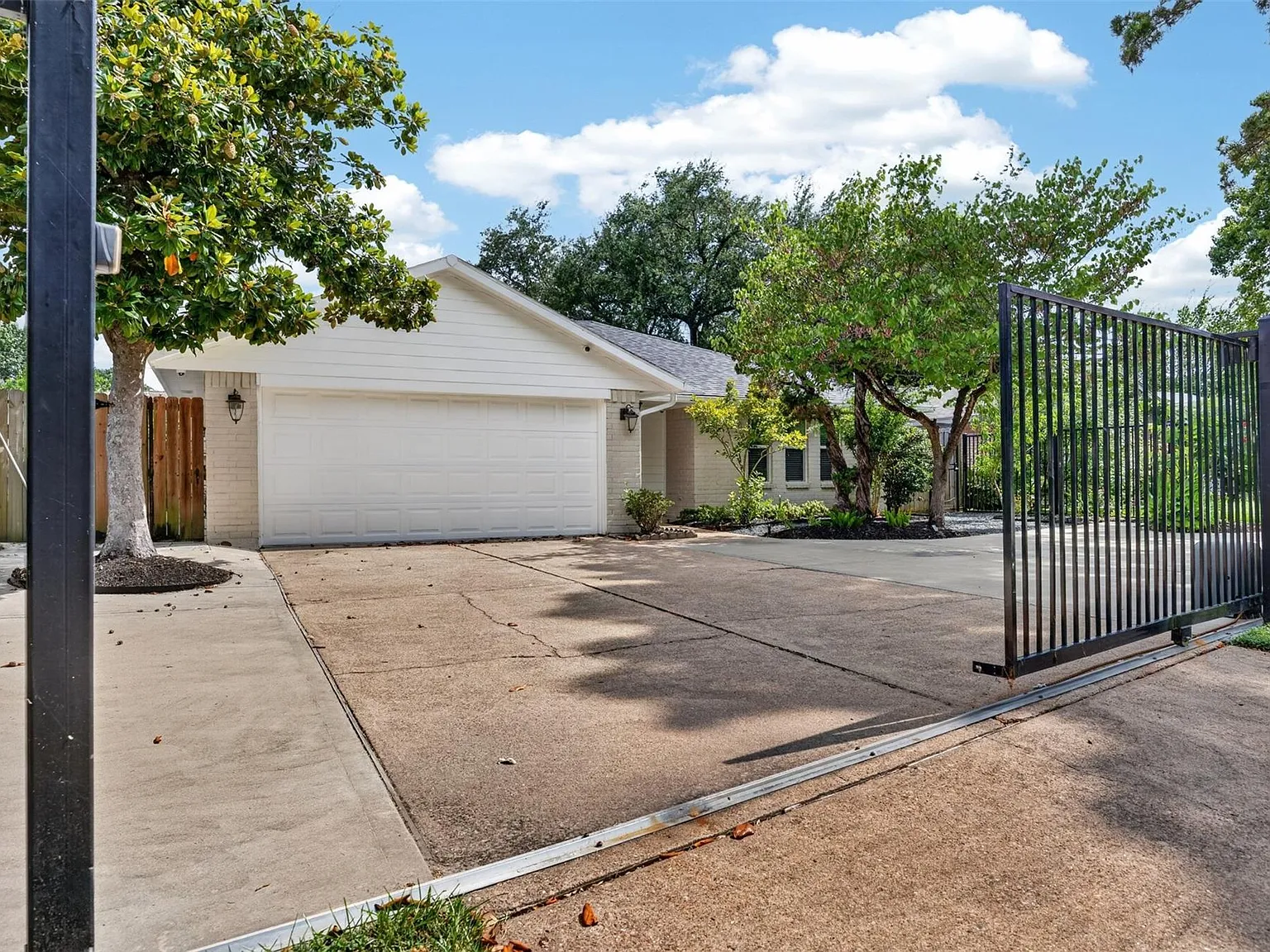 4 bed, 3.5 bath, 1986 sqft, $2,895 — Photo 4