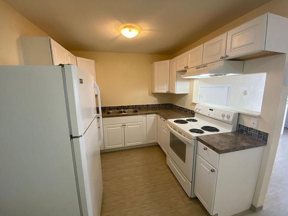 1st image of 1516 N Brook Ct APT 3